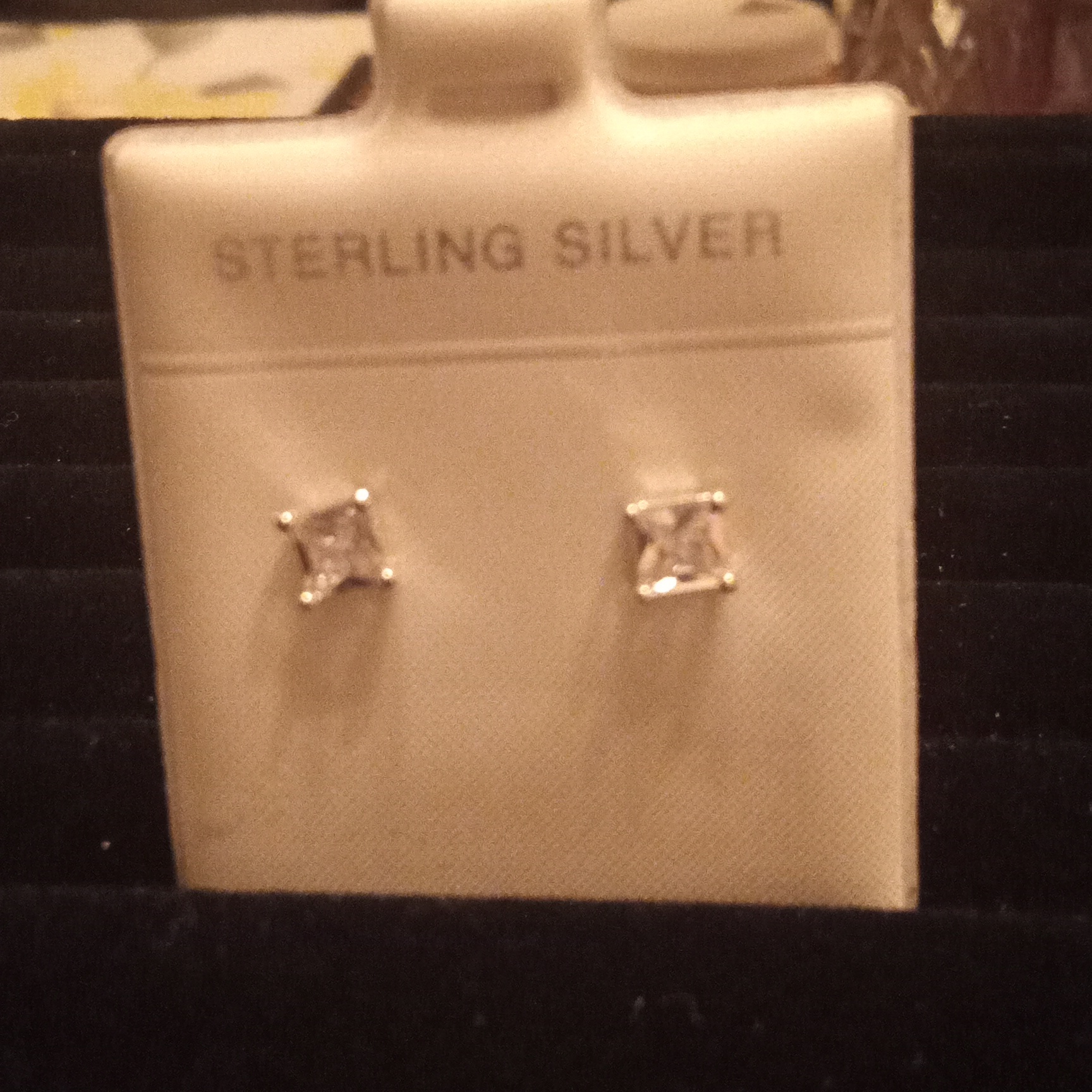 Beautiful Beautiful Square Diamond 4mm Stud Sterling Silver Earrings 23$